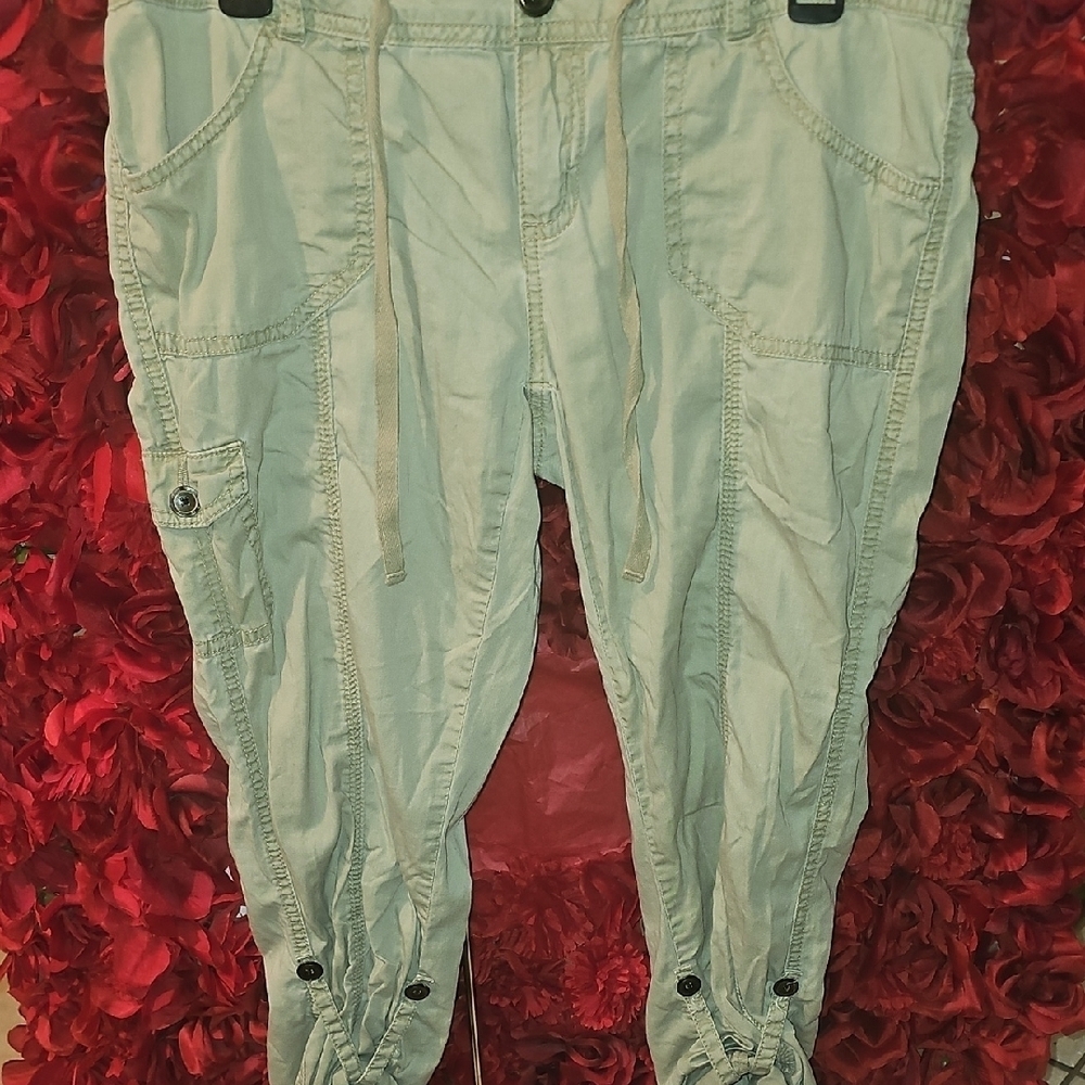 Mudd Junior's Olive Green Cargo Capri Pants Size 13
